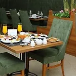 Golden Lounge 3*