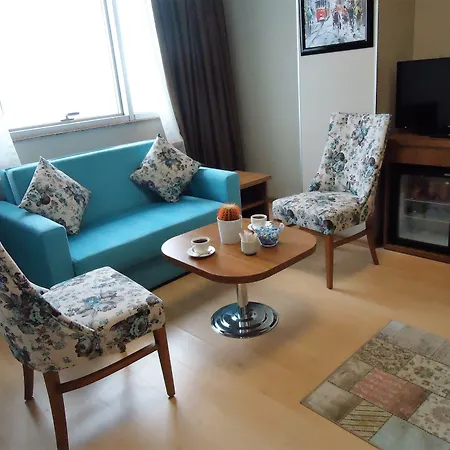 Golden Lounge Hotel