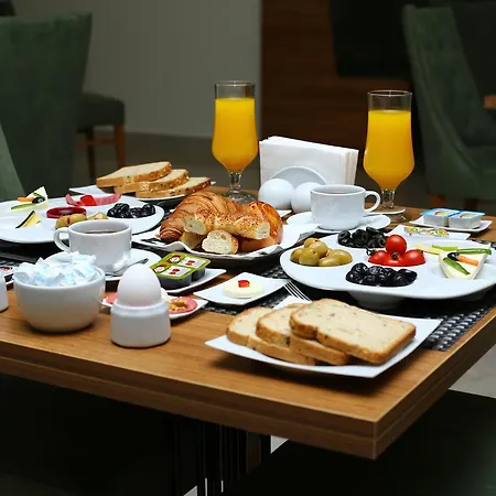 Golden Lounge 3*