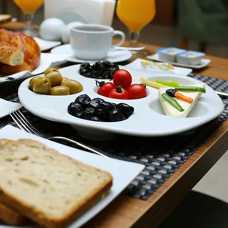 Golden Lounge Otel 3*