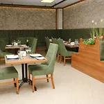 酒店 黄金沙龙酒店 3*