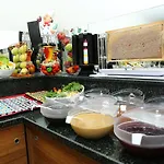 黄金沙龙酒店 酒店 3*