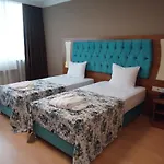 黄金沙龙酒店 3*