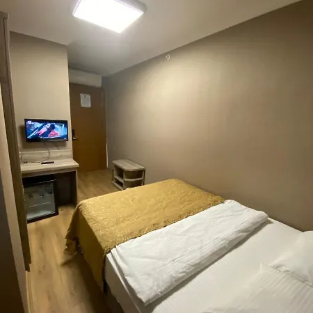 Golden Lounge Otel 3*