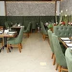 Golden Lounge Hotel